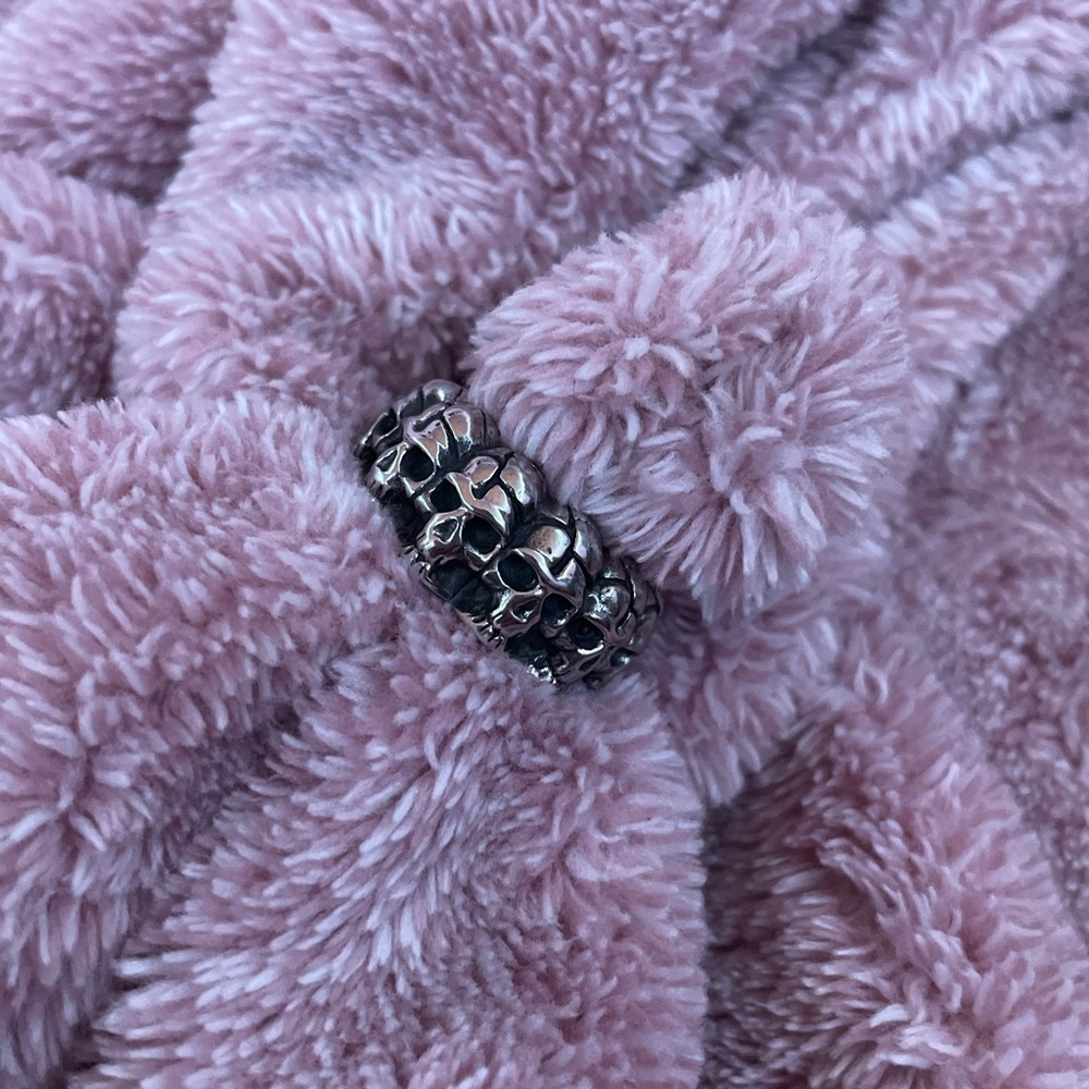 GTHIC skull biker ring